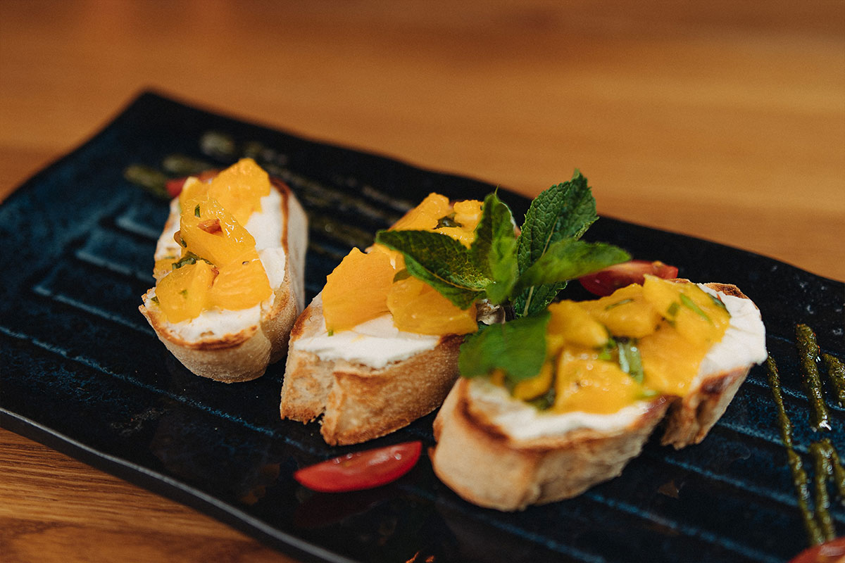 Bruschetta Ziege wahlweise mit gebutterten Weintrauben
